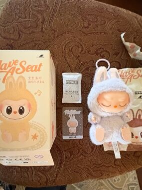 AUTHENTIC, BRAND NEW Labubu HAVE A SEAT Series, "ZiZi"